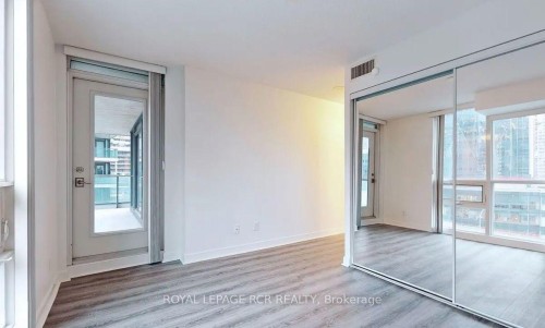 904-33 Bay Street, Toronto, ON - Indoor Photo Showing Other Room