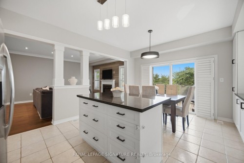 3059 Ferguson Drive, Burlington, ON - Indoor Photo Showing Kitchen