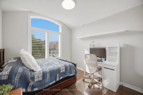 3059 Ferguson Drive, Burlington, ON - Indoor Photo Showing Bedroom