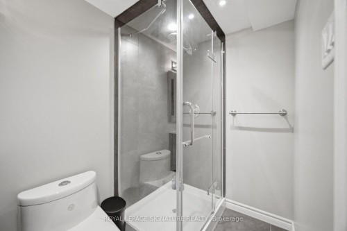 3059 Ferguson Drive, Burlington, ON - Indoor Photo Showing Bathroom