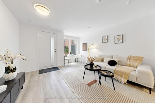 66-10 Calamint Lane, Toronto, ON - Indoor Photo Showing Living Room