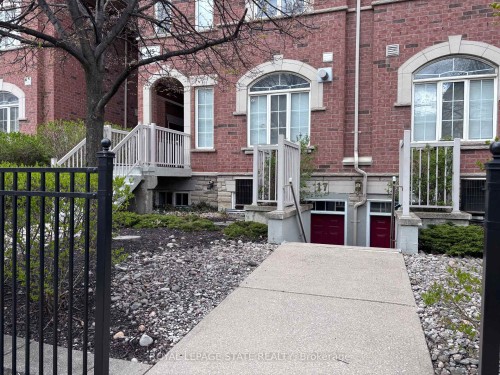 17-615 Shoreline Drive  Mississauga, ON L5B 4K4