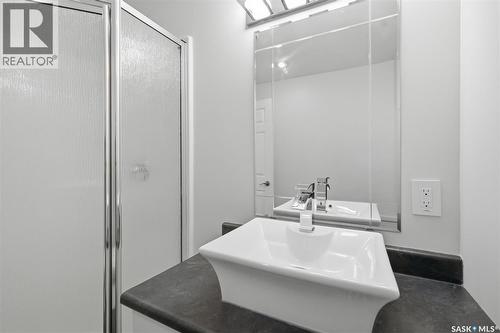 738 Lamarsh Lane, Saskatoon, SK - Indoor Photo Showing Bathroom