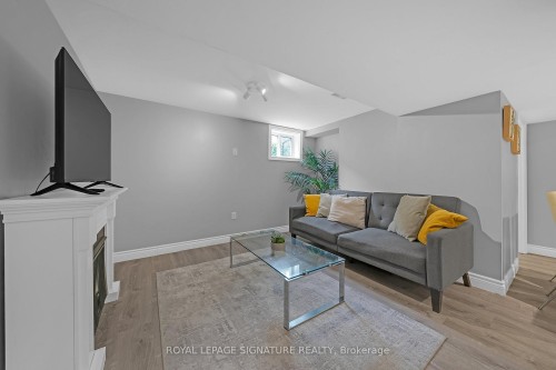 118 Rexleigh Drive, Toronto, ON - Indoor