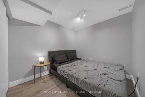118 Rexleigh Drive, Toronto, ON - Indoor Photo Showing Bedroom