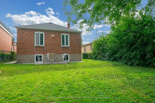 118 Rexleigh Drive, Toronto, ON - Outdoor