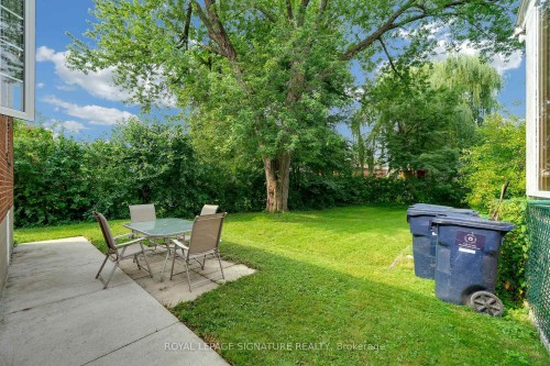 118 Rexleigh Drive, Toronto, ON - Outdoor