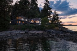 2858 Twin Oaks Dr Ladysmith, BC V9G 1C7