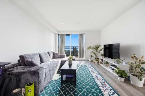 #503-119 Haliburton St, Nanaimo, BC - Indoor Photo Showing Living Room