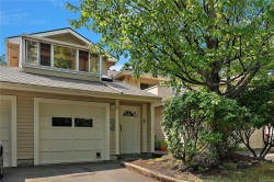 #5-909 Admirals Rd Esquimalt, BC V9A 2P1
