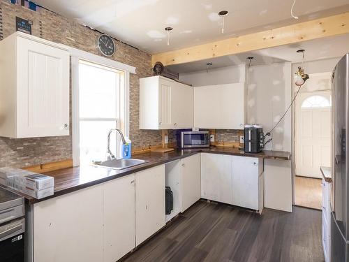 73 Empress Ave N, Thunder Bay, ON - Indoor Photo Showing Kitchen With Upgraded Kitchen