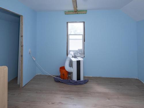 73 Empress Ave N, Thunder Bay, ON - Indoor Photo Showing Other Room