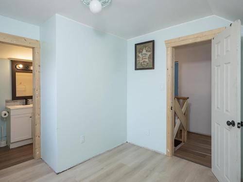 73 Empress Ave N, Thunder Bay, ON - Indoor Photo Showing Other Room