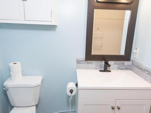 73 Empress Ave N, Thunder Bay, ON - Indoor Photo Showing Bathroom