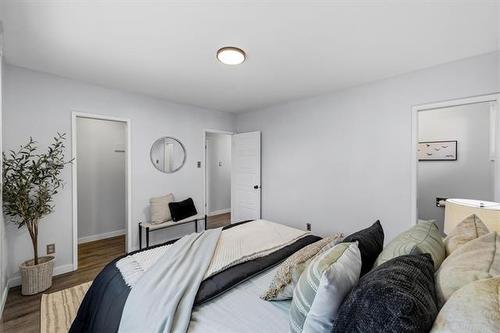 71 Macalester Bay, Winnipeg, MB - Indoor Photo Showing Bedroom