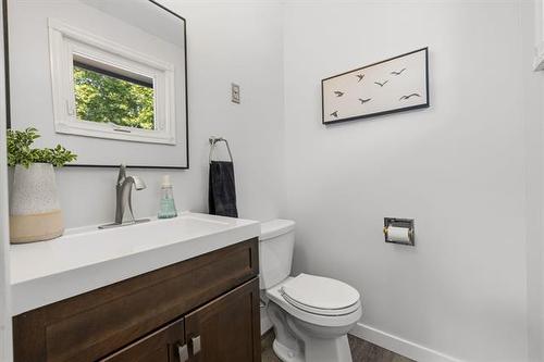 71 Macalester Bay, Winnipeg, MB - Indoor Photo Showing Bathroom