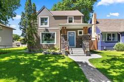 497 Brock ST  Winnipeg, MB R3N 0Z2