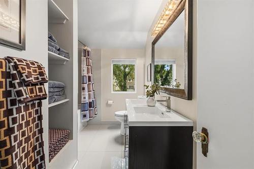 497 Brock St, Winnipeg, MB - Indoor