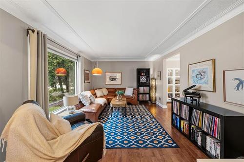 497 Brock St, Winnipeg, MB - Indoor Photo Showing Living Room