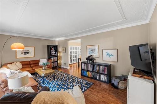 497 Brock St, Winnipeg, MB - Indoor Photo Showing Living Room
