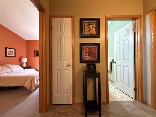 44 Ben Hewak Bay, Winnipeg, MB - Indoor Photo Showing Bedroom