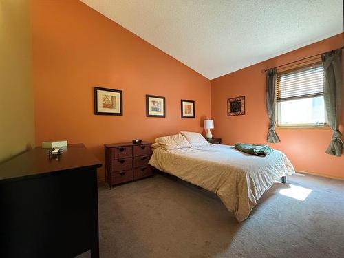 44 Ben Hewak Bay, Winnipeg, MB - Indoor Photo Showing Bedroom