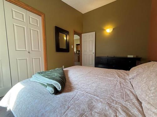 44 Ben Hewak Bay, Winnipeg, MB - Indoor Photo Showing Bedroom