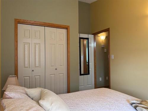 44 Ben Hewak Bay, Winnipeg, MB - Indoor Photo Showing Bedroom