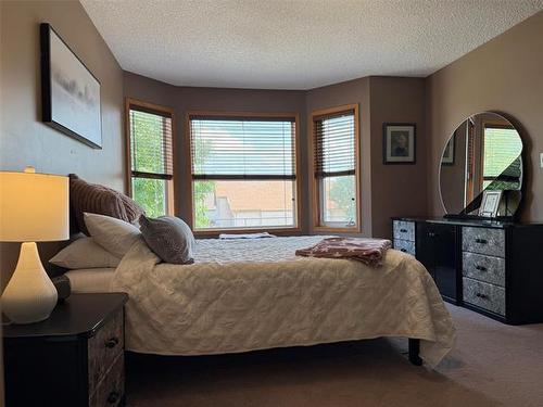 44 Ben Hewak Bay, Winnipeg, MB - Indoor Photo Showing Bedroom