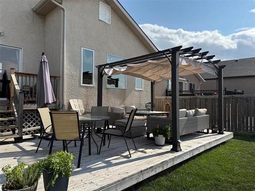 44 Ben Hewak Bay, Winnipeg, MB - Outdoor With Deck Patio Veranda With Exterior
