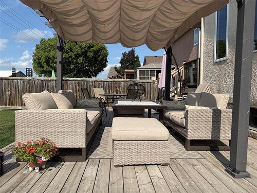 44 Ben Hewak Bay, Winnipeg, MB - Outdoor With Deck Patio Veranda With Exterior