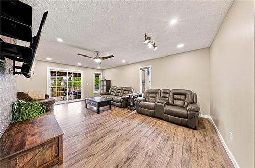 34 Leamington Gate, Winnipeg, MB - Indoor