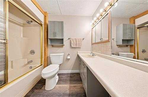 34 Leamington Gate, Winnipeg, MB - Indoor Photo Showing Bathroom