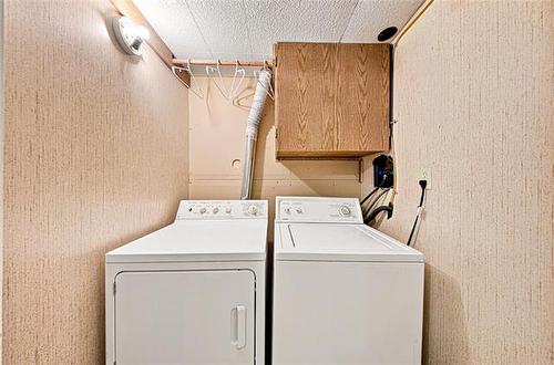 34 Leamington Gate, Winnipeg, MB - Indoor Photo Showing Laundry Room