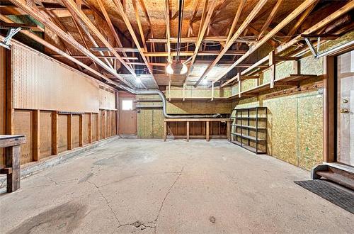 34 Leamington Gate, Winnipeg, MB - Indoor Photo Showing Basement