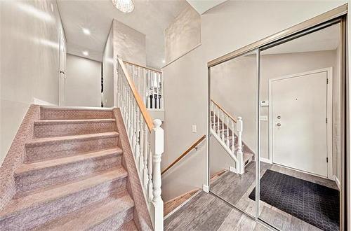 34 Leamington Gate, Winnipeg, MB - Indoor Photo Showing Other Room