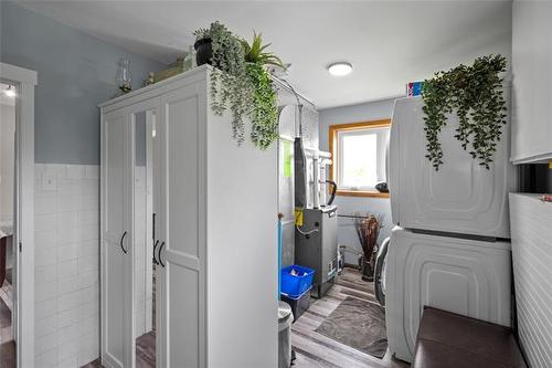 1090 Lyons St, Headingley, MB - Indoor Photo Showing Other Room