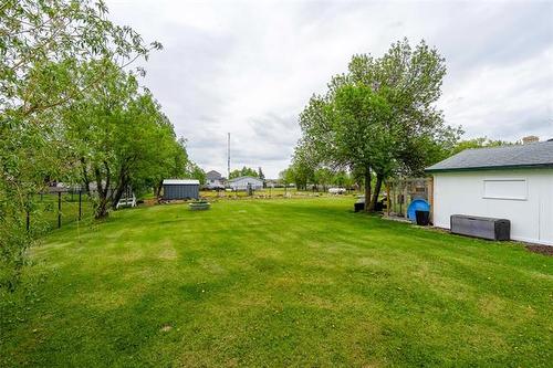 1090 Lyons St, Headingley, MB - Outdoor