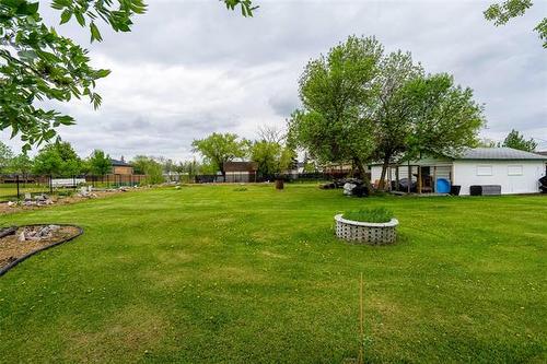1090 Lyons St, Headingley, MB - Outdoor