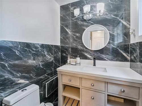 191 Twain Dr, Winnipeg, MB - Indoor Photo Showing Bathroom