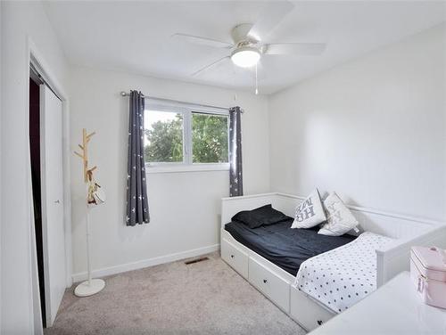 191 Twain Dr, Winnipeg, MB - Indoor Photo Showing Bedroom