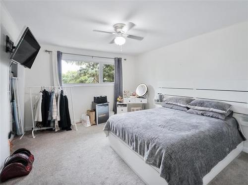 191 Twain Dr, Winnipeg, MB - Indoor Photo Showing Bedroom