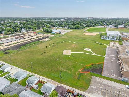 191 Twain Dr, Winnipeg, MB - Outdoor With View
