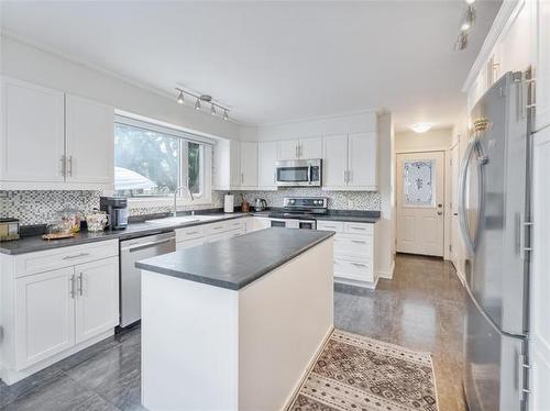 191 Twain Dr, Winnipeg, MB - Indoor Photo Showing Kitchen With Stainless Steel Kitchen With Upgraded Kitchen