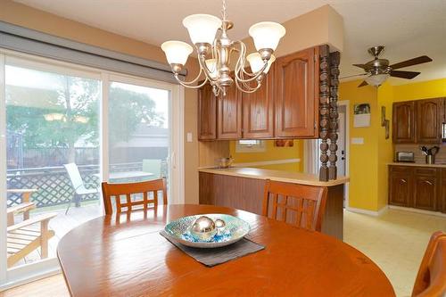 58 Amelia Cr, Winnipeg, MB - Indoor Photo Showing Dining Room