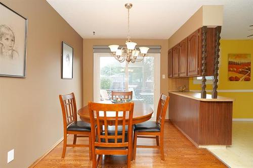 58 Amelia Cr, Winnipeg, MB - Indoor Photo Showing Dining Room