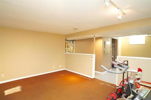 58 Amelia Cr, Winnipeg, MB - Indoor