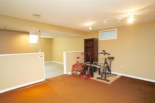 58 Amelia Cr, Winnipeg, MB - Indoor