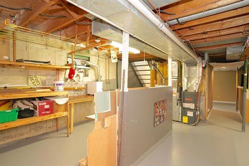 58 Amelia Cr, Winnipeg, MB - Indoor Photo Showing Basement