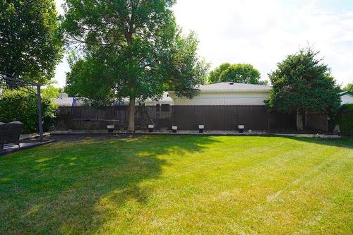 58 Amelia Cr, Winnipeg, MB - Outdoor